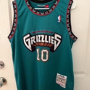 Mitchell & Ness #10 Mike Bibby Vancouver Grizzlies jersey